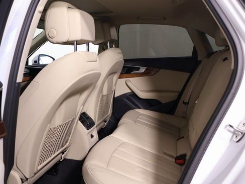 Used 2022 Audi A4 2.0T Premium w/ Convenience Package image 11