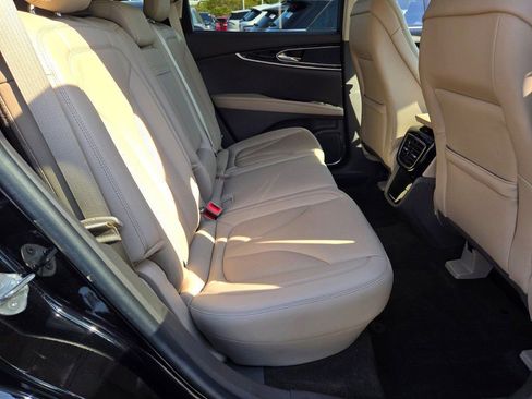 Certified 2021 Lincoln Nautilus Standard w/ Equipment Group 101A image 8