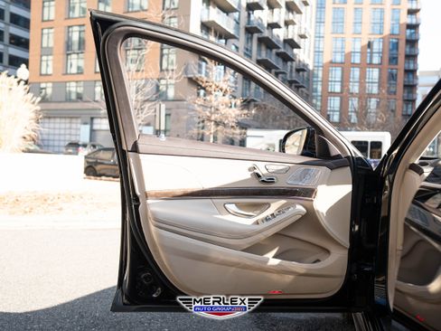 Used 2018 Mercedes-Benz S 560 Sedan image 43