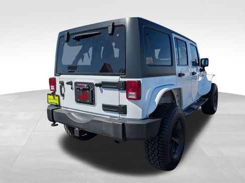 Used 2017 Jeep Wrangler Unlimited Sahara AWD/4WD image 6