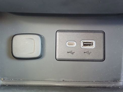 Used 2023 GMC Acadia SLE w/ Driver Convenience Package image 33