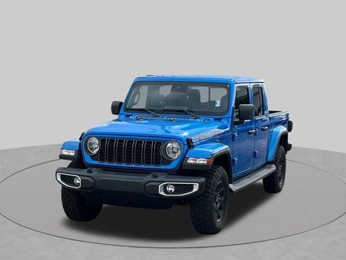 Used 2025 Jeep Gladiator Sport AWD/4WD image 7