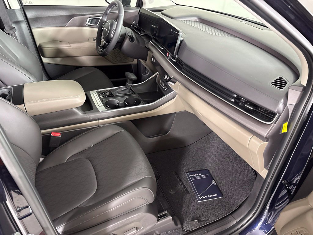 New 2026 Kia Carnival EX FWD image 16