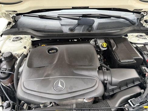 Used 2018 Mercedes-Benz GLA 250 w/ Premium Package image 12