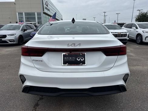 Used 2024 Kia Forte LXS FWD image 6