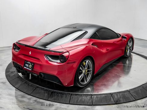 Used 2017 Ferrari 488 GTB RWD image 21