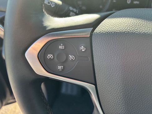Used 2023 Chevrolet Traverse LT FWD image 21