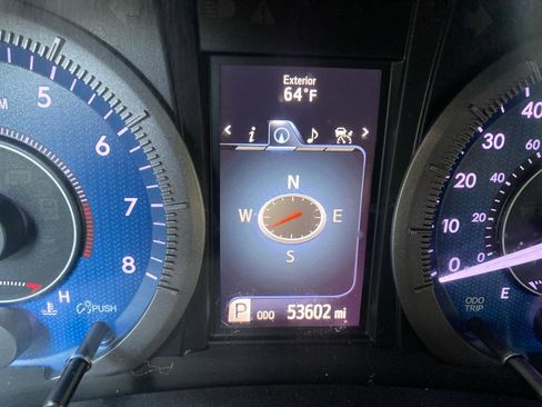 Used 2020 Toyota Sienna XLE w/ XLE Navigation Package image 15