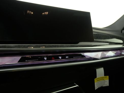 Used 2025 BMW i7 eDrive50 image 22