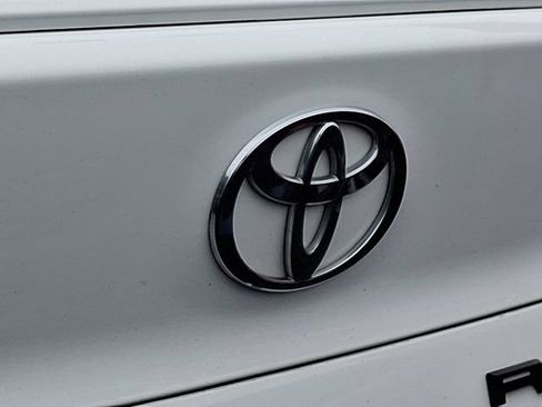 Used 2025 Toyota Camry SE FWD image 8