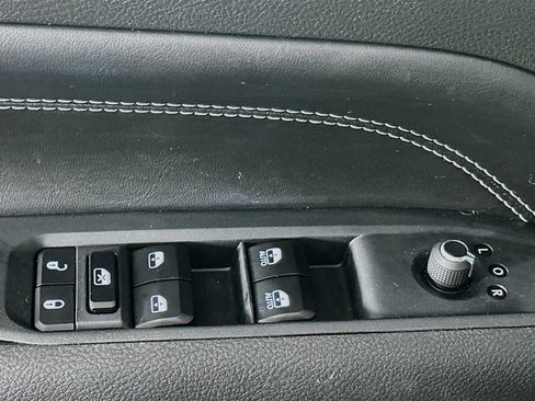 Used 2024 Jeep Compass Latitude w/ Convenience Group AWD/4WD image 15