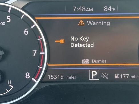 Used 2025 Nissan Sentra SR FWD image 14