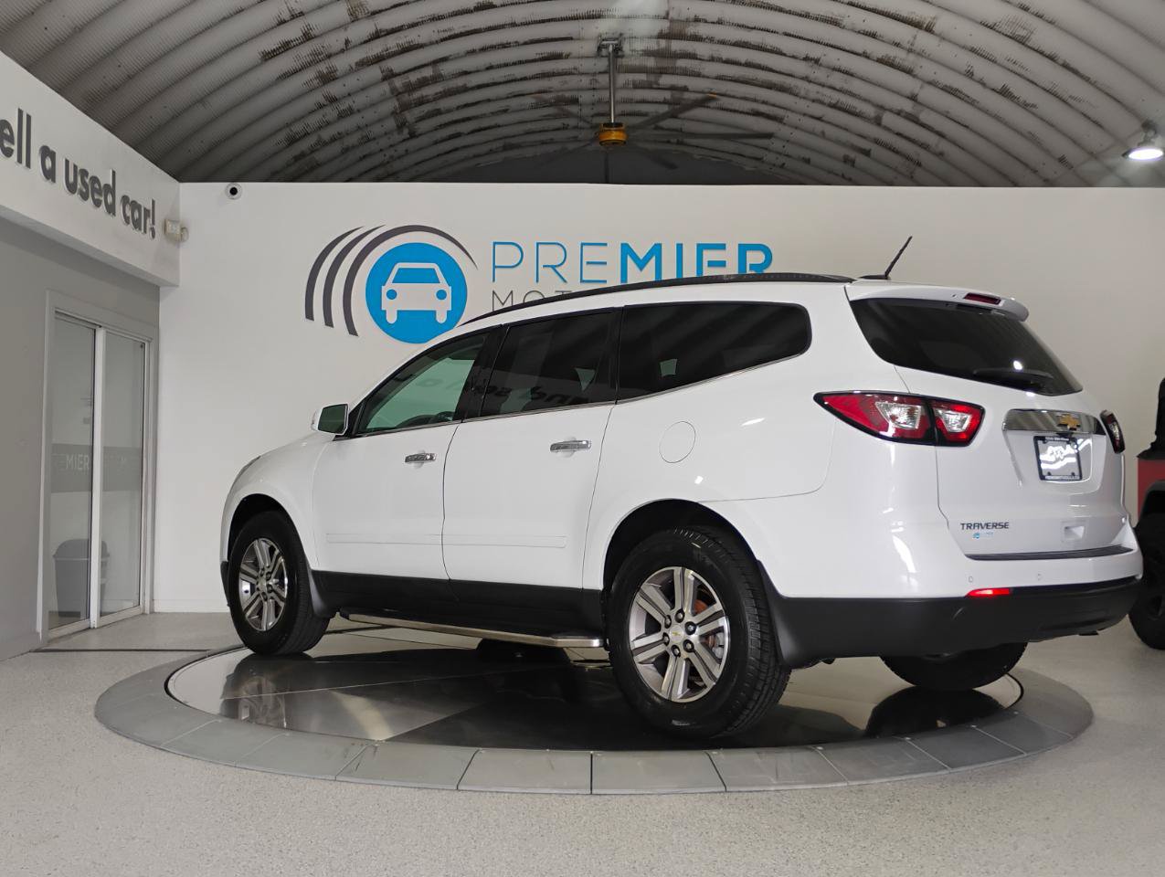 Used 2017 Chevrolet Traverse LT FWD image 3