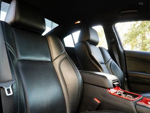 Used 2020 Dodge Charger SXT w/ Plus Group image 17