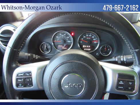 Used 2016 Jeep Wrangler Unlimited Rubicon AWD/4WD image 37