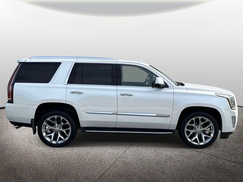 Used 2019 Cadillac Escalade Premium Luxury AWD/4WD image 4