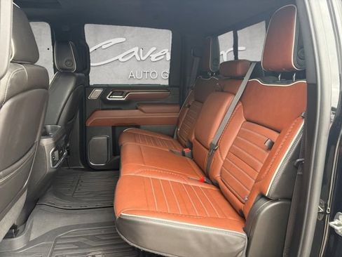 Used 2024 GMC Sierra 3500 Denali Ultimate AWD/4WD image 22