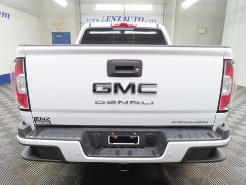 Used 2021 GMC Canyon Denali image 30