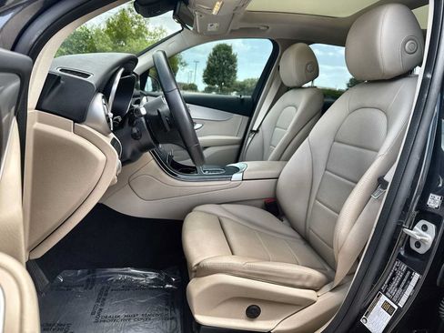 Used 2022 Mercedes-Benz GLC 300 image 11