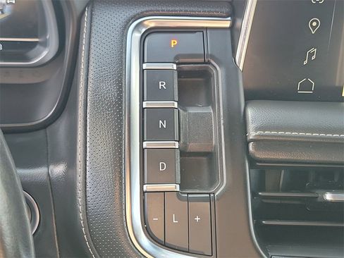 Certified 2022 GMC Yukon SLT w/ SLT Premium Package image 15