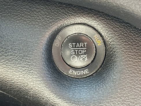Used 2014 Jeep Cherokee Latitude w/ Comfort/Convenience Group AWD/4WD image 23