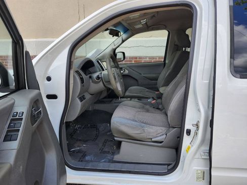 Used 2019 Nissan Frontier SV RWD image 5
