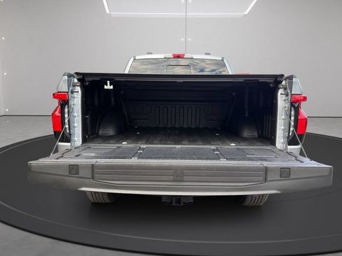 Used 2023 Ford F150 Lightning 4x4 SuperCrew image 11