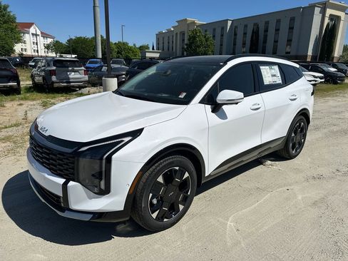 New 2026 Kia Sportage SX FWD image 3