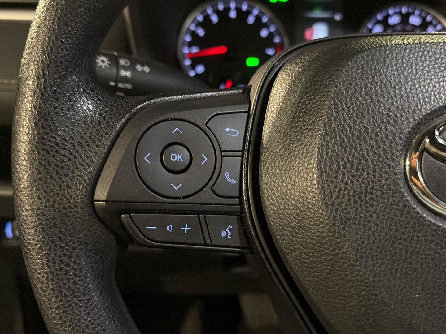 Certified 2022 Toyota RAV4 XLE w/ Convenience Package FWD image 21