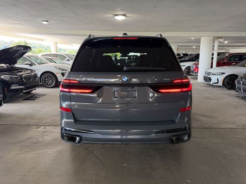 Used 2026 BMW X7 xDrive40i w/ M Sport Package AWD/4WD image 8