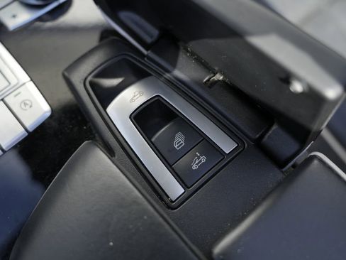 Used 2015 Mercedes-Benz SL 550 w/ White Arrow Edition image 60