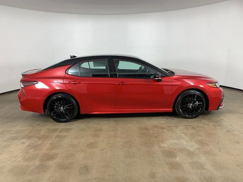 Used 2022 Toyota Camry XSE image 7