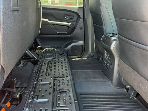 Used 2023 Nissan Titan PRO-4X w/ Pro-4x Convenience Package AWD/4WD image 33