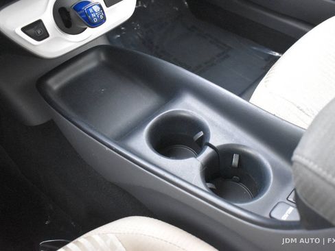 Used 2017 Toyota Prius Two w/ Prius Two Safety Plus Package FWD image 28