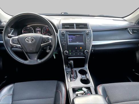 Used 2017 Toyota Camry SE FWD image 13