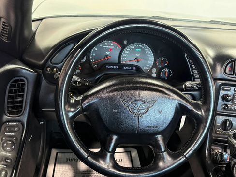 Used 1998 Chevrolet Corvette Coupe RWD image 11