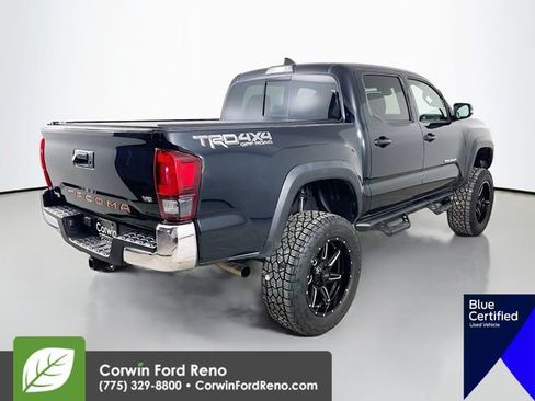 Used 2018 Toyota Tacoma TRD Off-Road AWD/4WD image 9