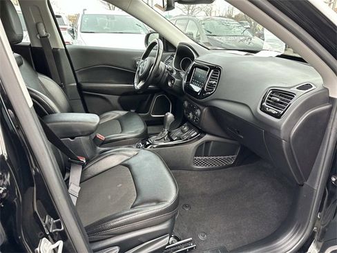 Used 2021 Jeep Compass Latitude image 9