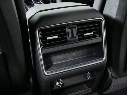 Certified 2023 Porsche Cayenne Coupe AWD/4WD image 21