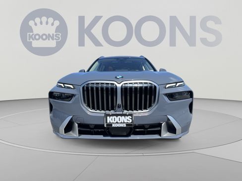 Used 2023 BMW X7 xDrive40i w/ Executive Package AWD/4WD image 11