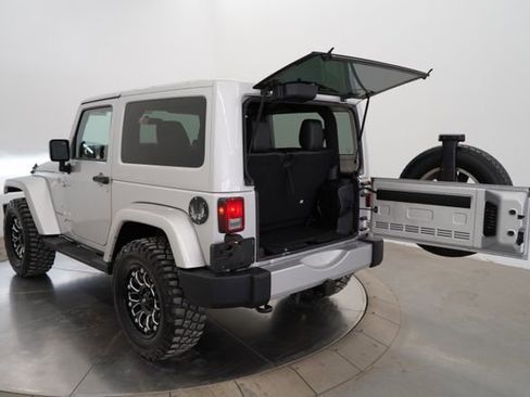 Used 2011 Jeep Wrangler Sahara w/ Dual Top Group image 33
