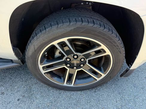Used 2017 Chevrolet Tahoe LT RWD image 48