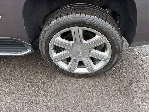 Used 2017 Cadillac Escalade Luxury image 48