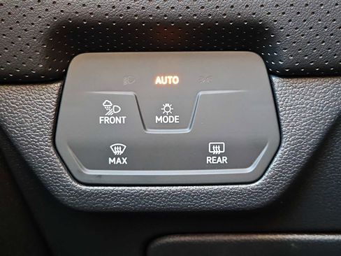 New 2026 Volkswagen Atlas Cross Sport SE image 11