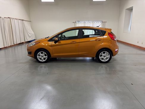 Used 2016 Ford Fiesta SE FWD image 5