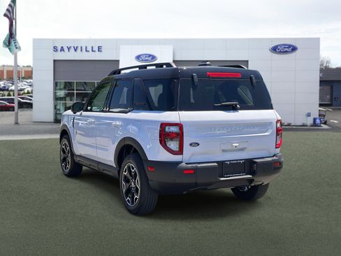 Certified 2025 Ford Bronco Sport Outer Banks w/ Outer Banks Tech Package+ AWD/4WD image 4