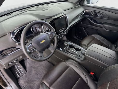 Used 2023 Chevrolet Traverse High Country image 10