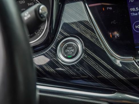 Used 2024 Cadillac XT6 Premium Luxury FWD image 24