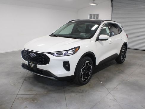 New 2026 Ford Escape Platinum w/ Premium Technology Package image 3