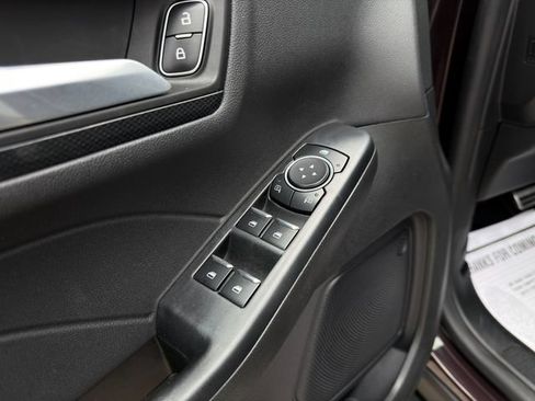 Used 2023 Ford Escape ST-Line w/ Tech Pack #1 FWD image 18